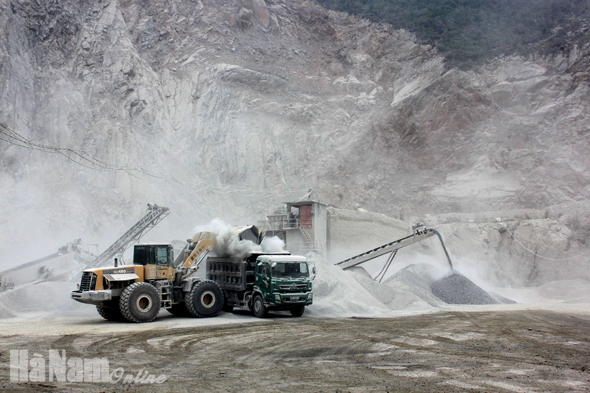 Tăng cường công tác quản lý kiểm tra bảo đảm an toàn lao động tại các mỏ khai thác đá